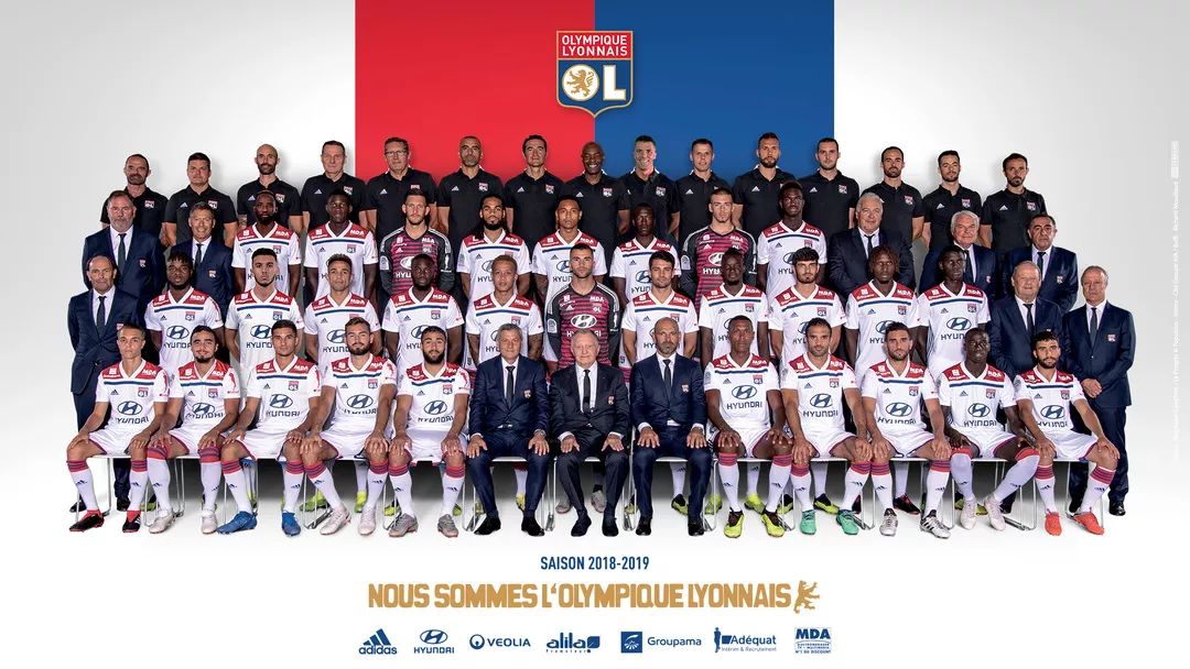 喀麦隆主帅：埃永有潜力为巴萨效力，他和埃托奥的类型不同（喀麦隆主教练：埃永具备为巴萨效力的潜质，与埃托奥风格不同）