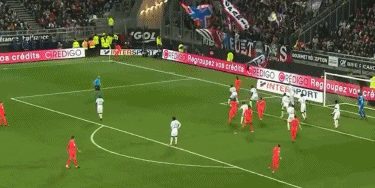 怒送37分！古巴男排输给自己 意大利挺进四强 米切莱托17分+绝杀（古巴男排怒赠37分自毁好局，意大利挺进四强，米切莱托17分完成绝杀）