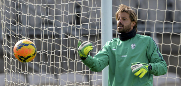 尴尬！夏窗标王伊萨克在英超、欧冠和世欧预皆没打开进球账户（夏窗标王伊萨克陷入进球荒：英超、欧冠、世欧预仍零进球）