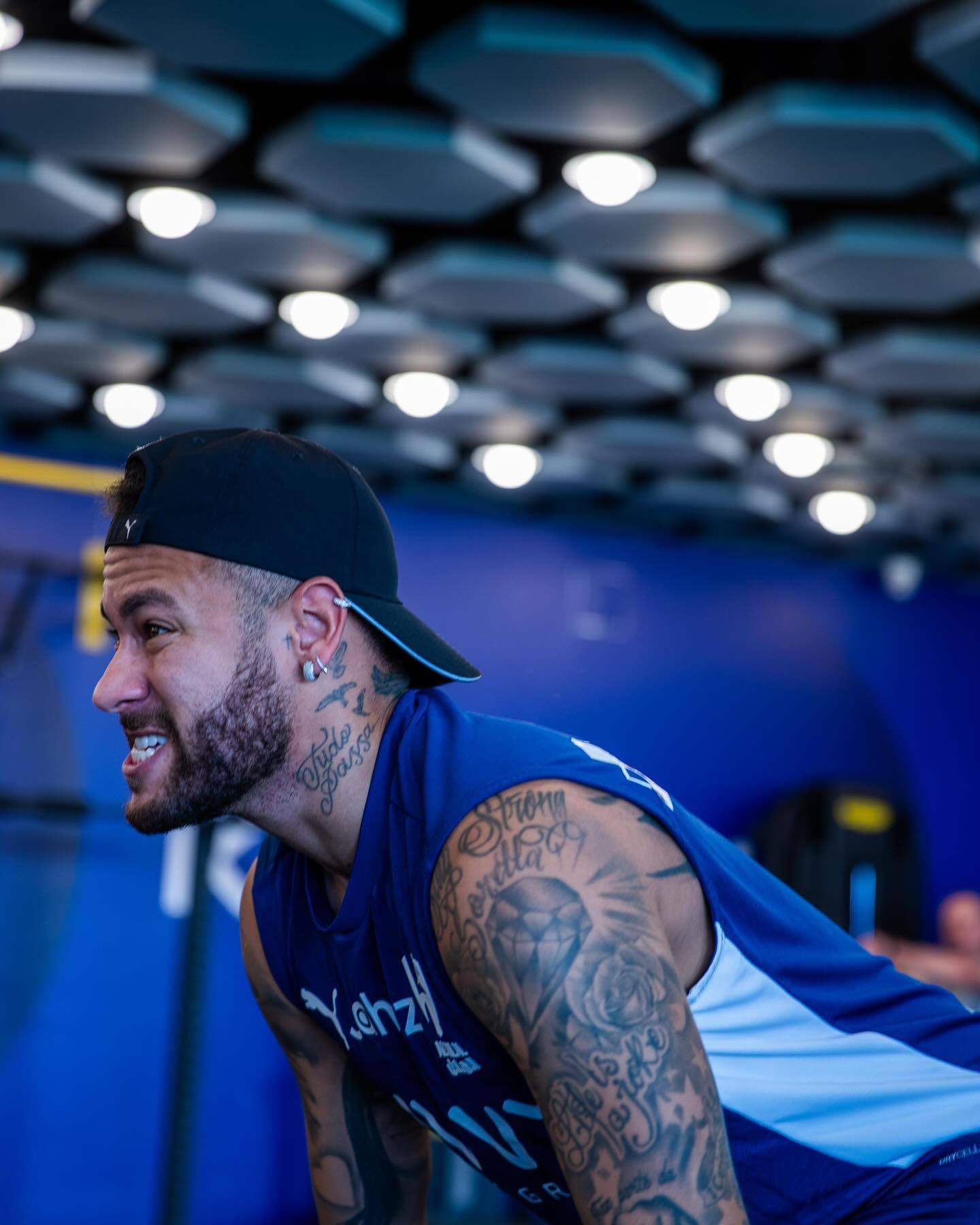 经典再现，皇家社会前锋巴雷内切亚半场吊射破门（半场神仙球！皇家社会前锋巴雷内切亚中圈吊射破网）