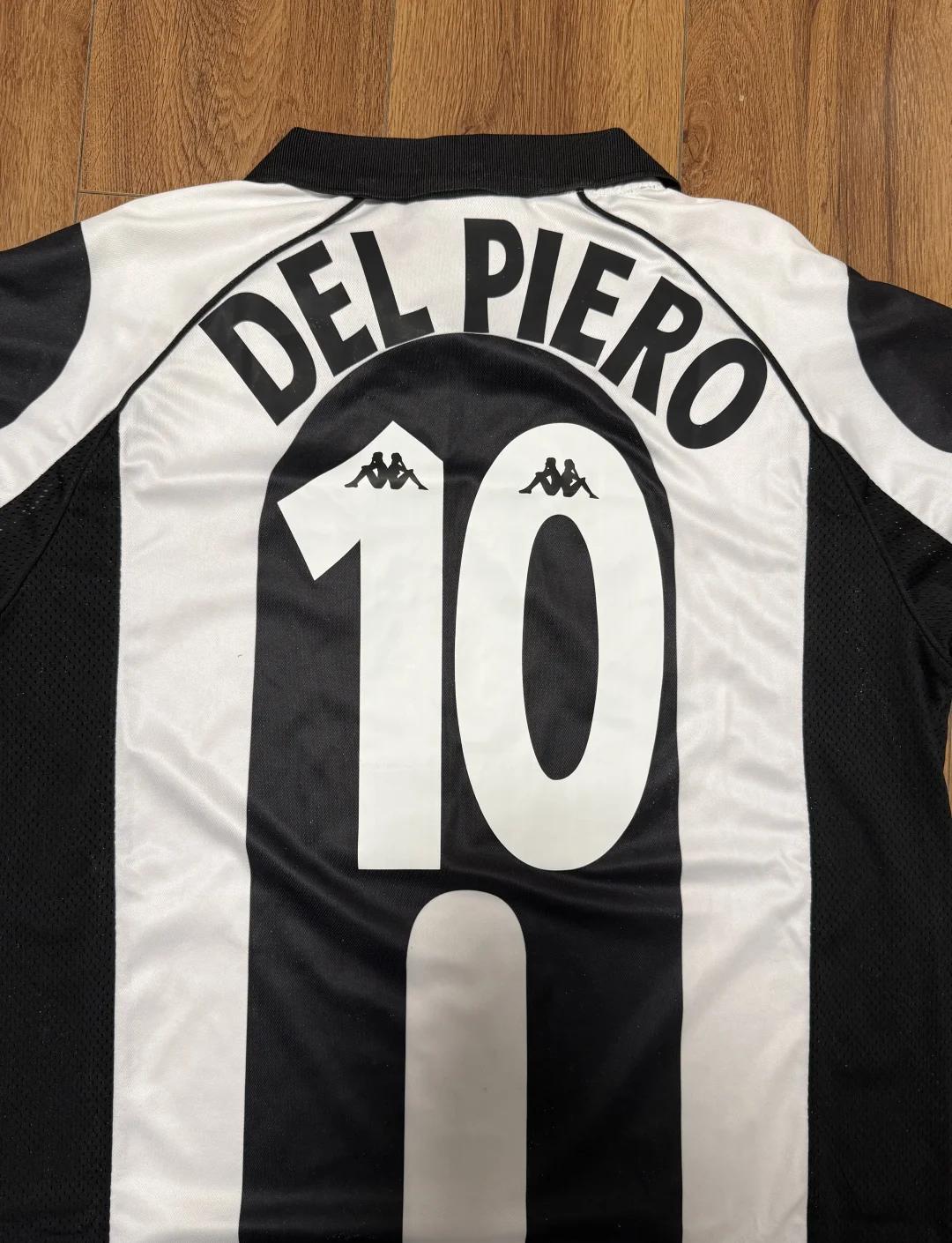 姆伯莫近7次代表喀麦隆出场，球队打进9球他一人直接参与5球（近7场代表喀麦隆出战，姆伯莫直接参与球队9球中的5球）