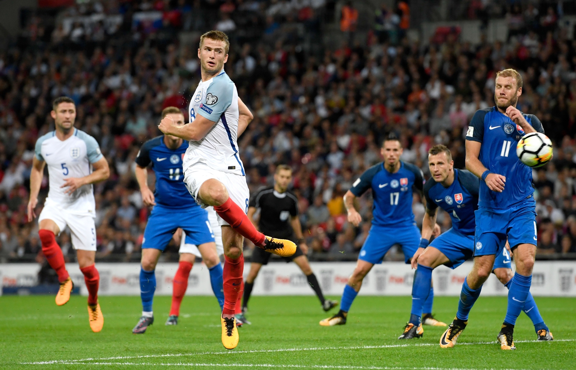 阿隆索：我相信我不是第一个必须经历这些情况的教练（阿隆索：我确信许多教练都经历过类似的处境）