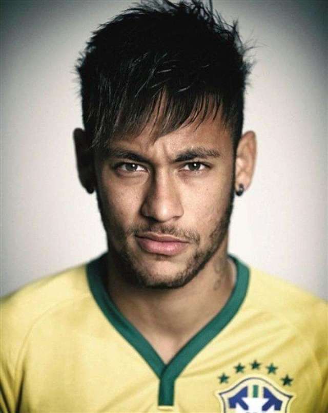 官方：22岁195cm前锋大卫相泽加盟神户胜利船（神户胜利船官宣签下22岁、身高195cm的前锋大卫相泽）