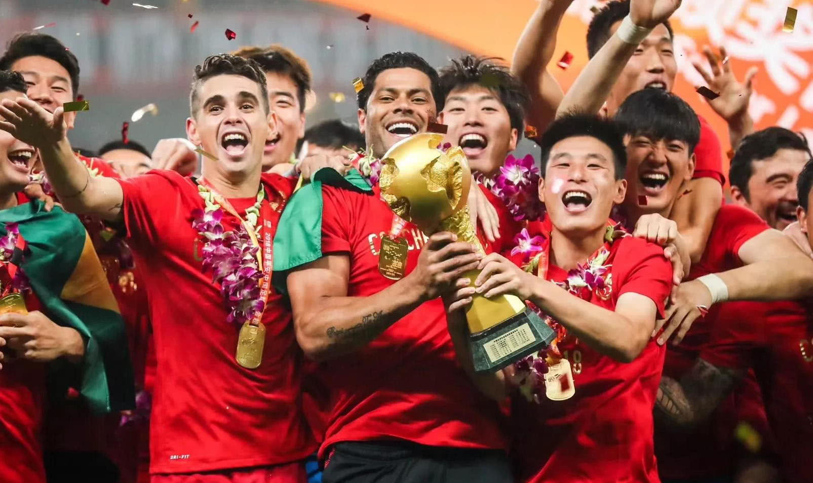 替补上阵，国米两位小将斯皮纳塞和博沃上演一线队首秀（国米两新星斯皮纳塞、博沃替补登场完成一队处子秀）