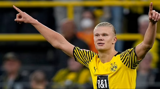 曼城因下半场出场迟到累计已被罚300万，瓜帅讽欧足联双标（曼城因下半场回场迟到累积被罚300万，瓜帅指责欧足联双重标准）