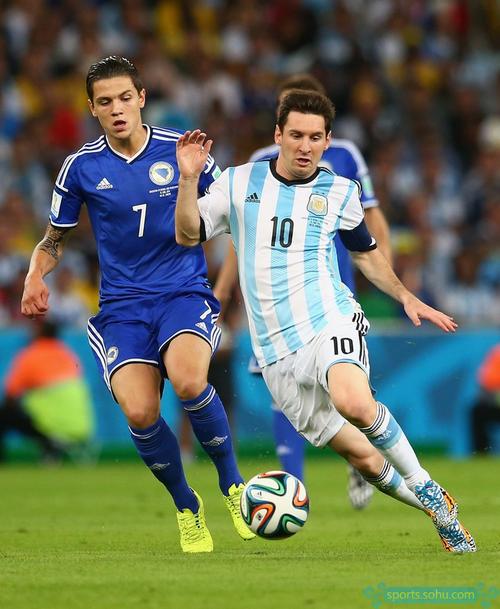 小蜘蛛：如果多进几球，终场阶段本可以踢得不那么惊险（小蜘蛛：若能再进几球，收官阶段就不至于如此惊险）