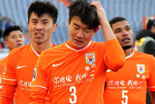 欧联杯：贝尔格莱德游击表现不理想，AEK拉纳卡占据晋级先机（欧联杯：贝尔格莱德游击状态欠佳，AEK拉纳卡掌握出线主动）