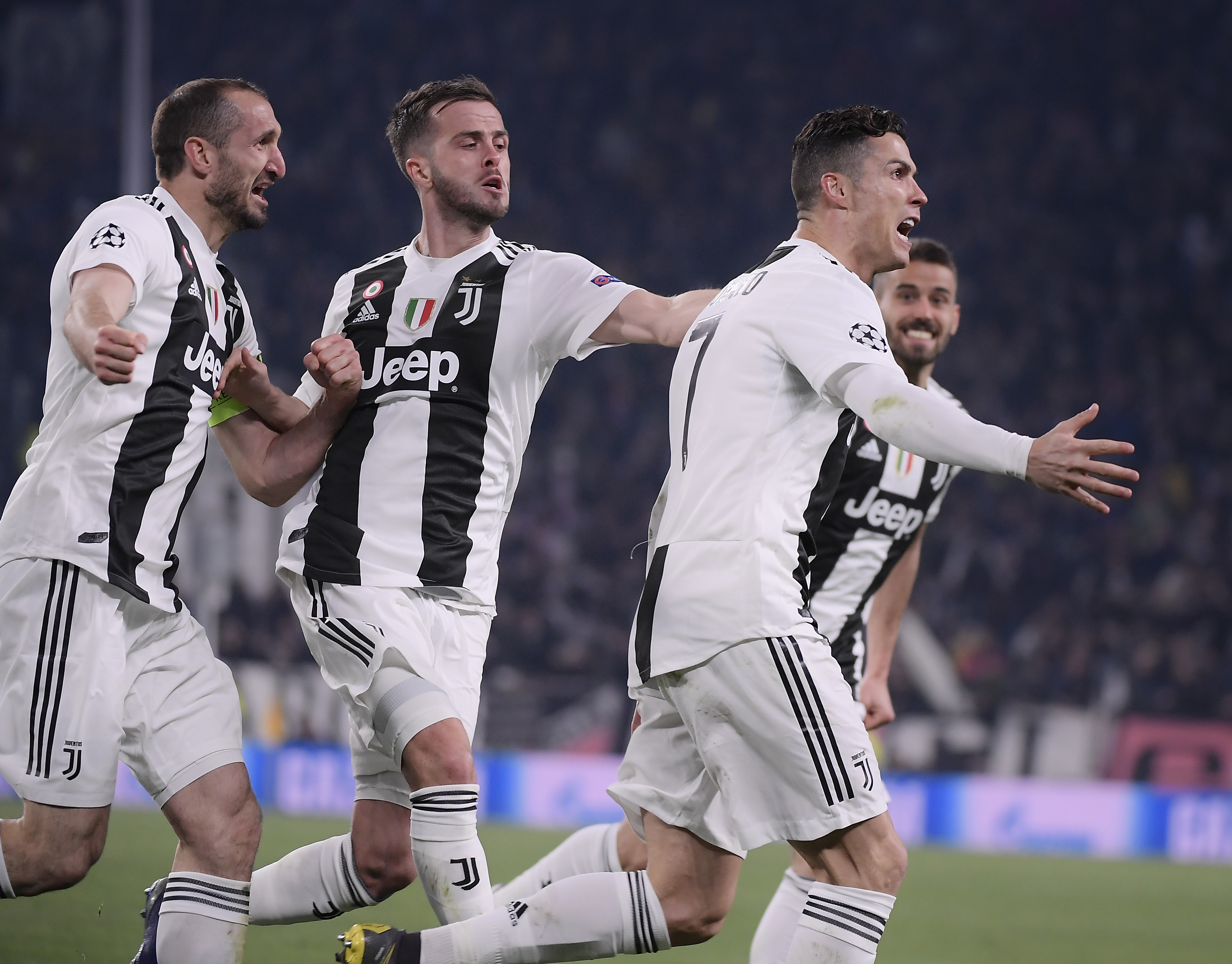 CBA：浙江男篮主场轻取新疆（CBA：浙江男篮主场轻松击败新疆）