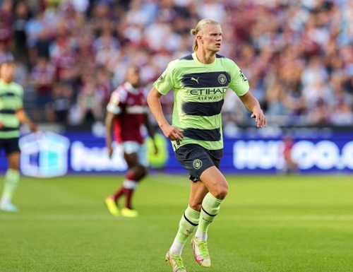 半场战报：比萨0-1帕尔马，贝内迪恰克点射（中场快讯：帕尔马1-0比萨，贝内迪恰克点球破门）